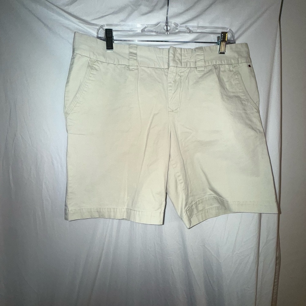 Tommy Hilfiger Women’s Kahki Chino Shorts Size 12 | Women’s Chino Shorts